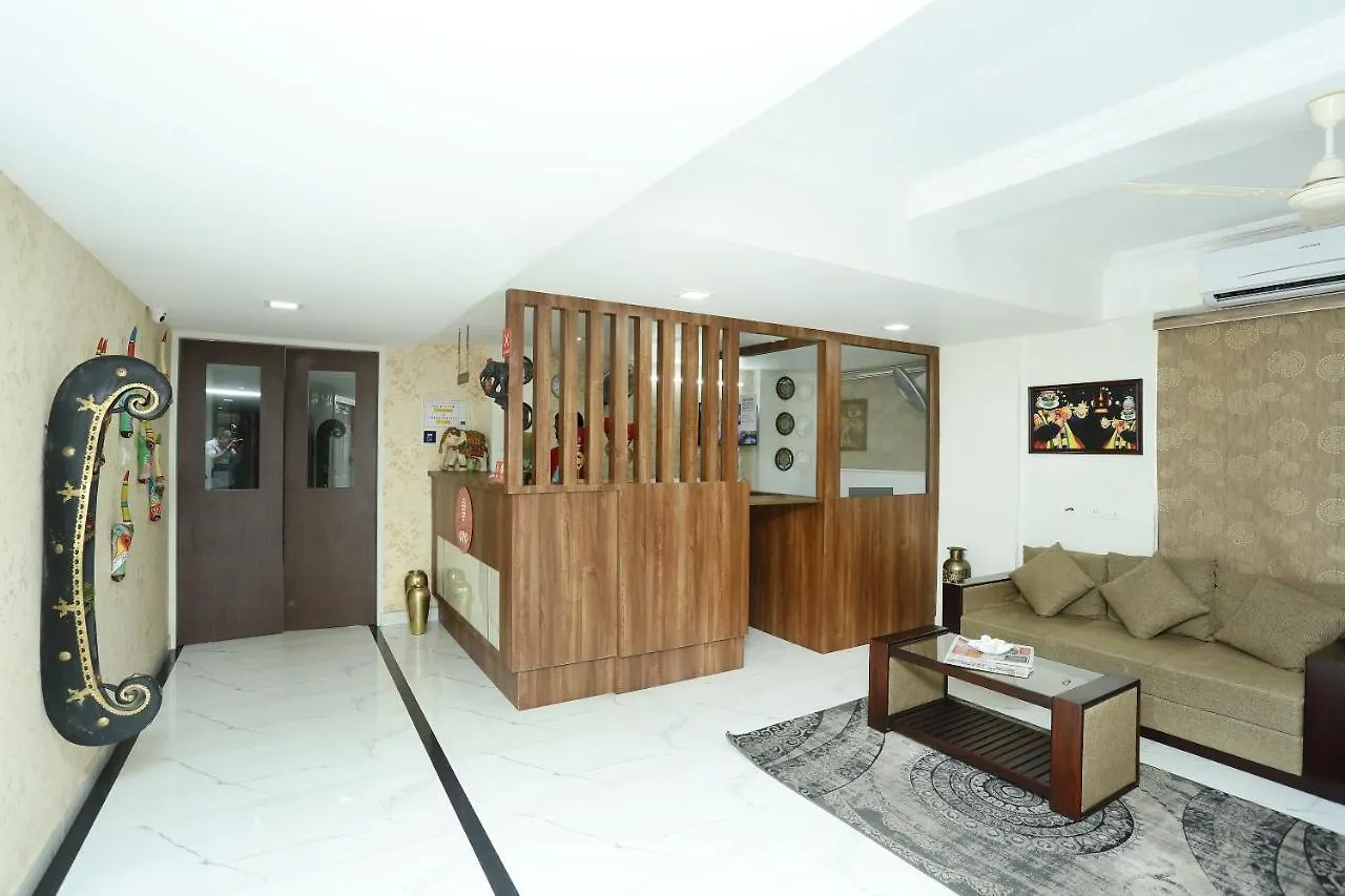 Silverkey Executive Stays 20010 Kakkanad Kochi 3*,